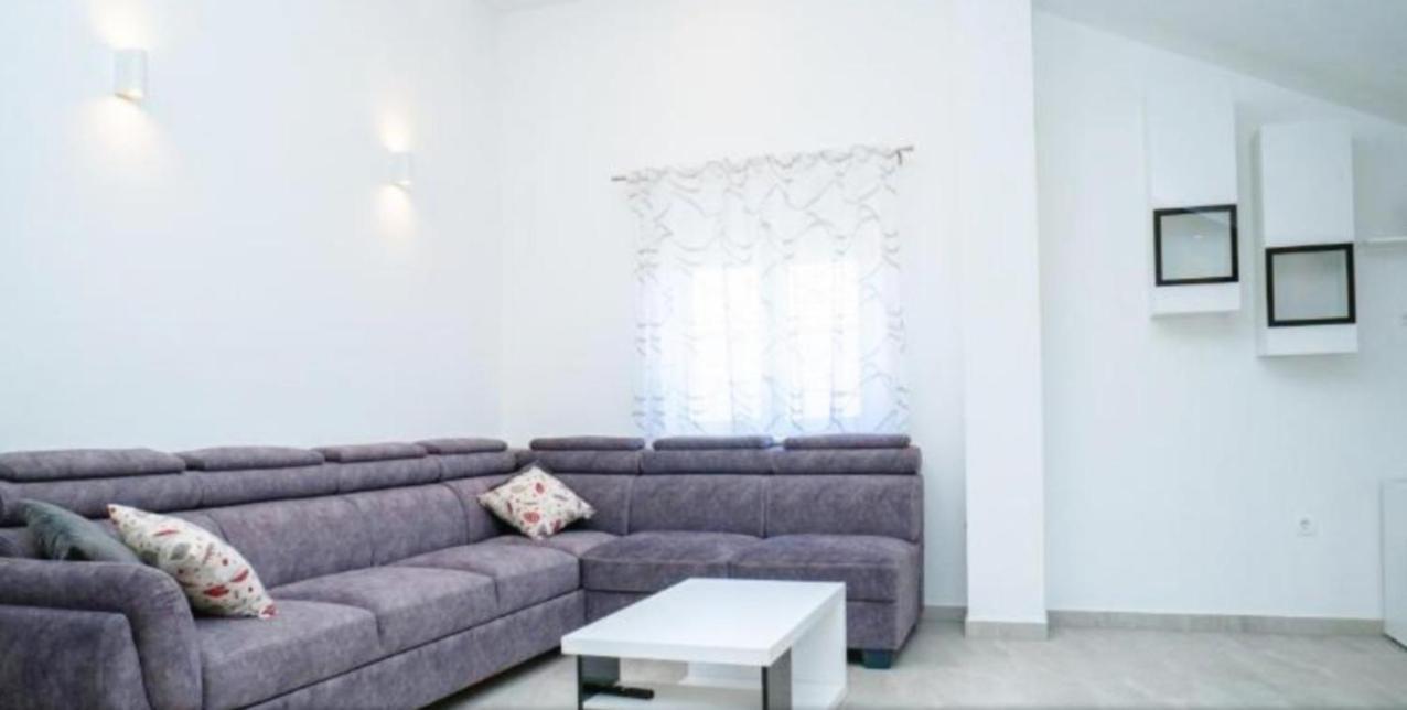 Apartmentt Vinko Bilota Seget Vranjica