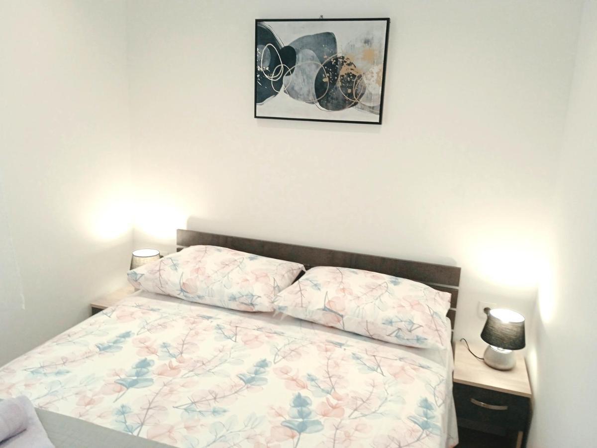Apartmentt Vinko Bilota Seget Vranjica